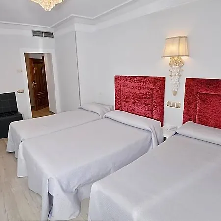 מלון Centro Artheus 4*
