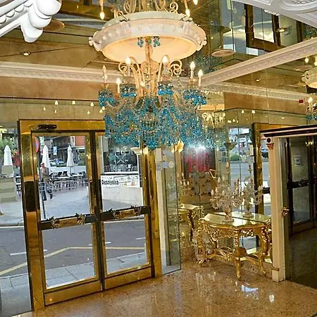 Centro Artheus מלון 4*