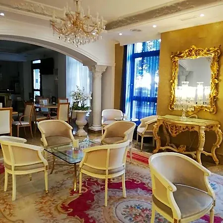 מלון Centro Artheus 4*