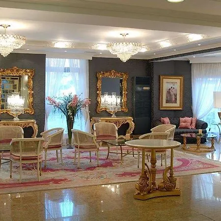 فندق Centro Artheus 4*