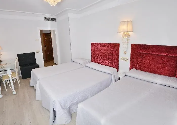 호텔 아르테우스 카르멜리타스 4*