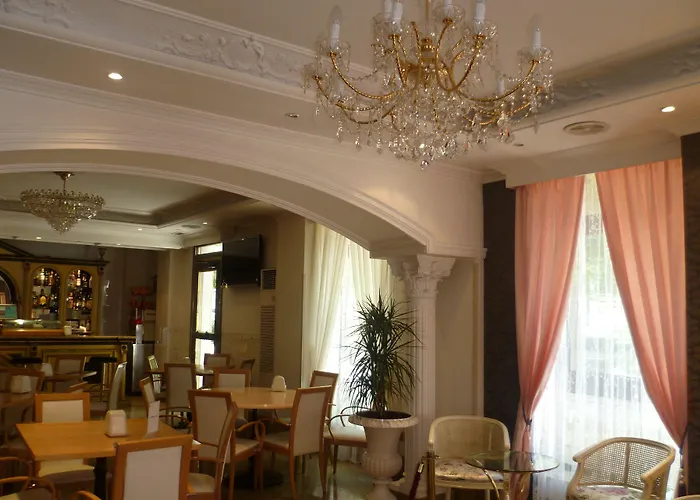 아르테우스 카르멜리타스 호텔 4*